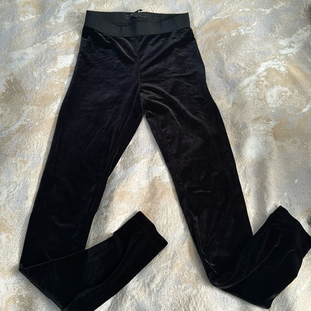 EUC BCBGMaxAzria Mason velvet leggings